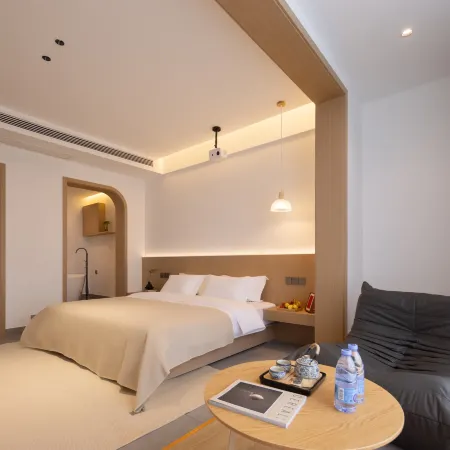 Mingyaju · Warm Family Vacation Homestay (Wuyuan Cultural Square)