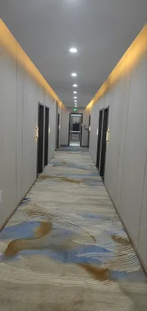 Sunshine Rich Oxygen Hotel in Dingjie County Отели в г. Динцзие