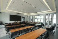 Floral Hotel·Yishan Riverside Homestay (Maoshan Oriental Salt Lake City Branch)