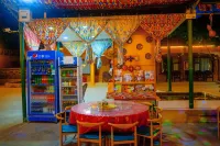 Turpan Momingpinju Homestay (Grape Valley Scenic Area Qingwa Lane)