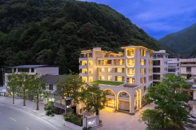 Moshansha Private Hot Spring Homestay Hotels near May 12th Wenchuan Special Huge Earthquake Collapsed the Mountain Relic Site