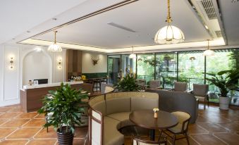 Emeishan Jian Shan Forest Hotel