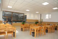 Hushan No.1 Hotel (Jining Battle Memorial Hall Laohushan Ecological Park) - parking