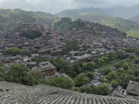 Huaxiang Four Seasons Boutique Inn (Xijiang Qianhu Miao Village)