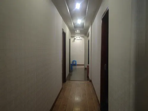 Tongjiang Yuxuan Hotel