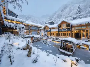 隠遇・香渓水榭民宿（神農架木魚鎮観光集散センター）