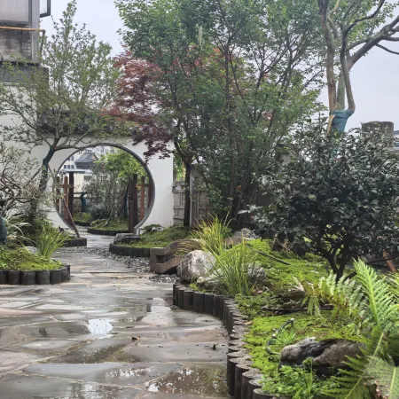 Yunqi Pavilion Hotel