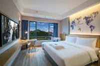 Guiyi Hotel (Guiyang Guanshanhu District Southwest International Trade City Store) Hotels in Vicinity of Guanshanhu