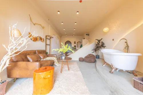 A dream B & B (Yichang Huaxiang Three Gorges Cultural World)