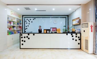 Yue Hotel (Baoding Mancheng Huiyou Shopping Mall)