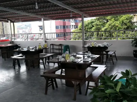 Lan Yue Liang Hotel Отели рядом со станцией Miyidong Railway Station