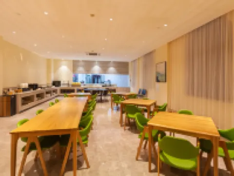 RUI JING HOTEL Hotels in Zhongyang