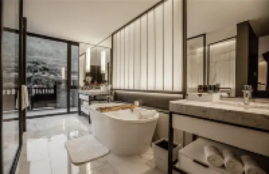 JUN Boutique,Dongqian Lake