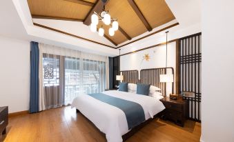 Muse Light Luxury River View Hostel