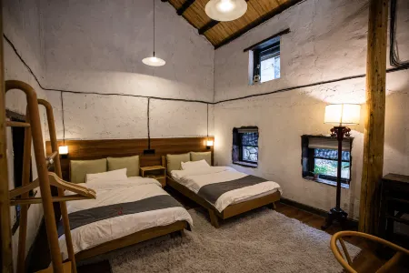 Clouds Villa Отели в г. Жуньгань