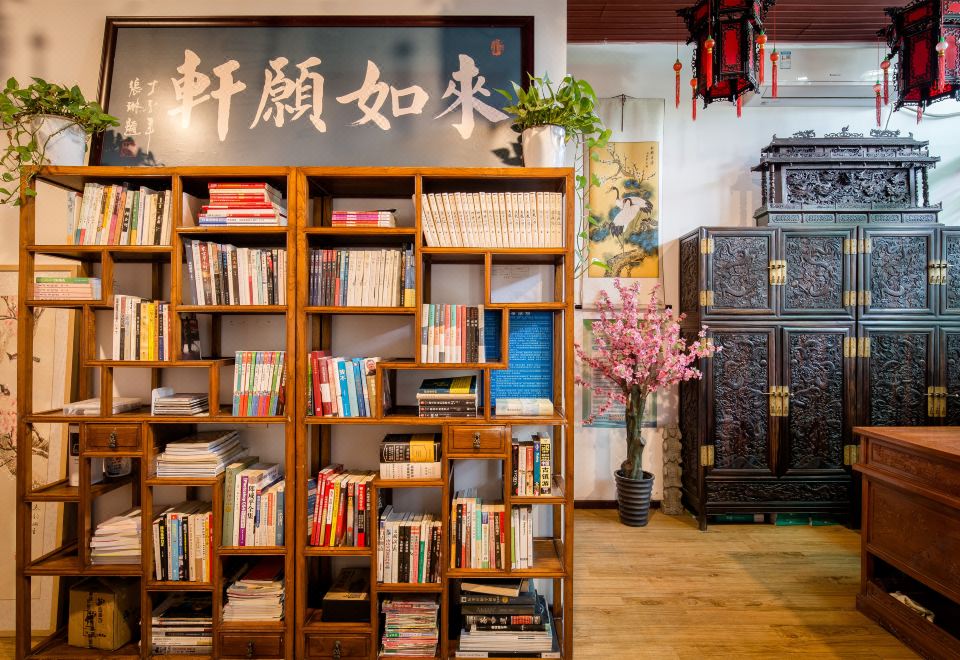 4. Rongfu L..