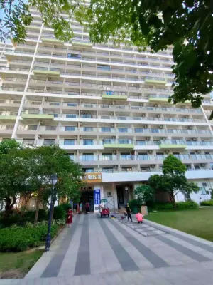 Amy's Apartment (Yangxi Moon Bay) Hotel dekat Moon Bay Binhai International Tourism Resort