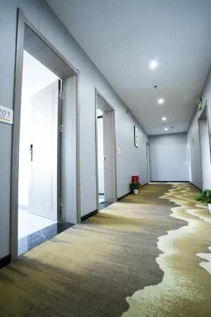 Riste Hotel (Luoxin industrial cluster, Xin'an County) Отели рядом с достопримечательностью «Luoyang Vocational College of Science and Technology (Hexi Campus)»