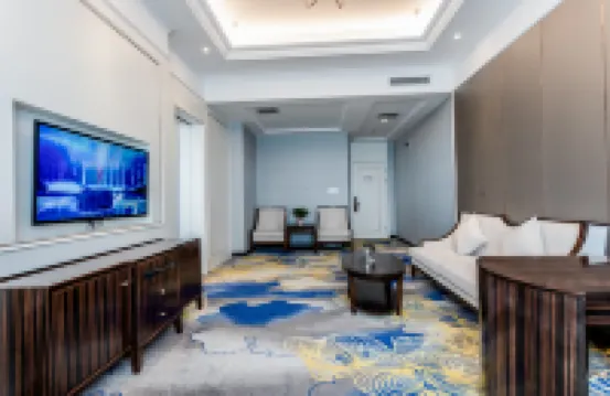 Haichuan Hotel (Xinyuan Passenger Station Nalati Airport Branch)