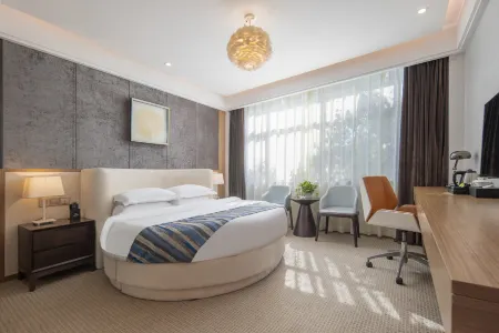 Jiayue  Grand Hotel Отели рядом с достопримечательностью «Nanjing University of Information Science & Technology»