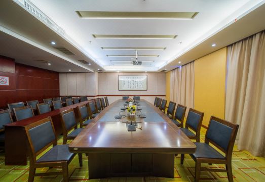 천톈 호텔 내부