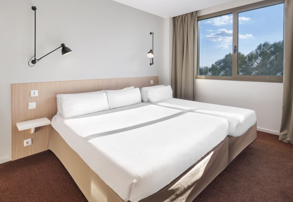 3. 호텔 더 사이트..