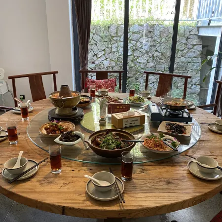 Chunliuwei Dongliju Hostel