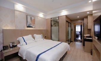 Rezen Boutique Hotel
