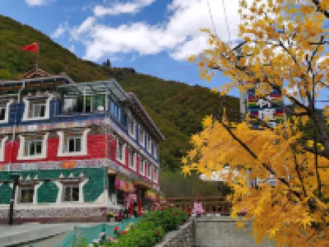 Cailin Holiday Manor Hotels in Heishui