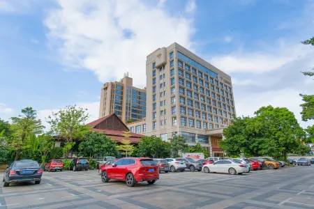 Duoleng Hot Spring Hotel Отели в г. Чжанчжоу