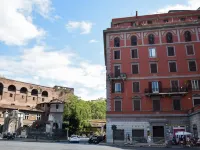 Romulus Rooms by Hostand Hoteles cerca de Grandes Almacenes La Rinascente