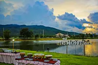 Green Lake Resort Hotel in zona Wat Mae Yuak