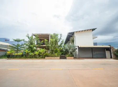 Phan NaTa Apartment