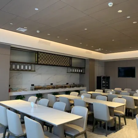 Qingyang Champs Elysees Hotel