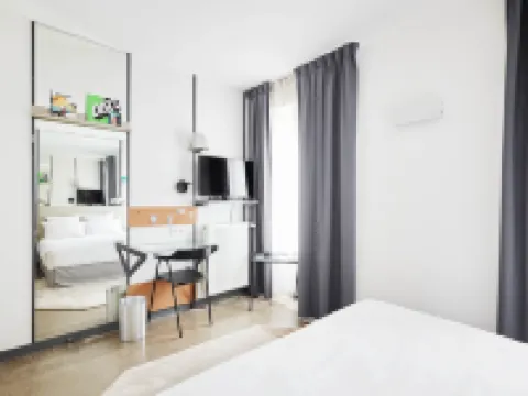 French Theory Hotel & Restaurant Hotels near Notre-Dame Cathedral of Paris