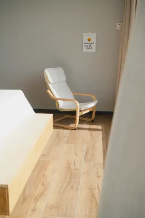 Luxuriant Land Hotel