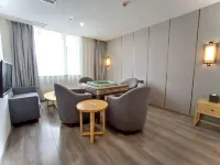 Crescent Moon Hotel (Chengdu Chunxi Road Tianfu Square Station) Hotéis em Chengdu