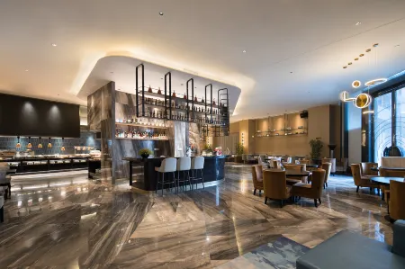 One City Rezen Hotel Отели рядом со станцией Zhanjiang Railway Station