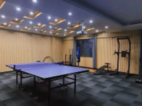 Mingyue Lake Hotel (Guangxi University Zoo Subway Station)