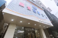 Yujing Light Luxury Apartment (Haifeng Food Street Branch)