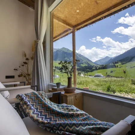 Joan Kushtai Panshi Homestay