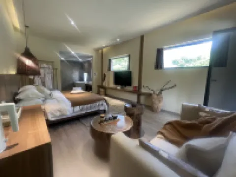 Weixi Manlaiyue Homestay