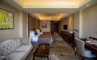 Heihe Yinjian Hotel