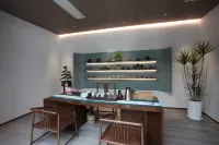 Xinyang Maojian Hotel