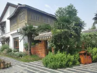 隱巢蘭居民宿 Hotels near Caiyongxiang Memorial Hall