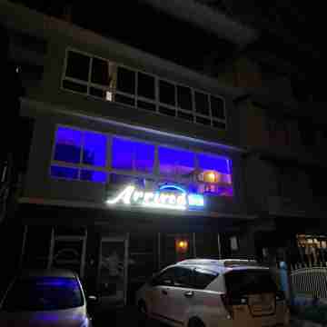 Arrived Inn Hotel Exterior