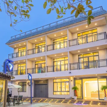 Endless Summer Seaview Homestay (Weizhou Island Dishui Danping Branch) Отели рядом с достопримечательностью «Moon Square»