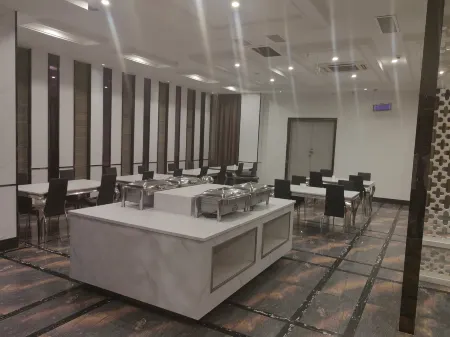 Yutian Tianmeng Hotel Отели рядом с достопримечательностью «Hetian Populus Euphratica»