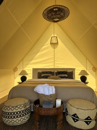 Jiuqu Mijing · Yinhe Homestay Отели рядом с достопримечательностью «Wulagai Lake Scenic Area»