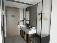 Tai Zhou Hai Ling Ying Chun Dong Lu Atour Hotel